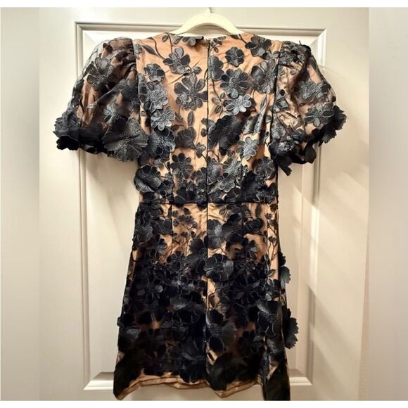 Elliatt Rosalind Floral Embroidered Puff Sleeve Cocktail Minidress Sz S NWOT - Picture 6 of 8